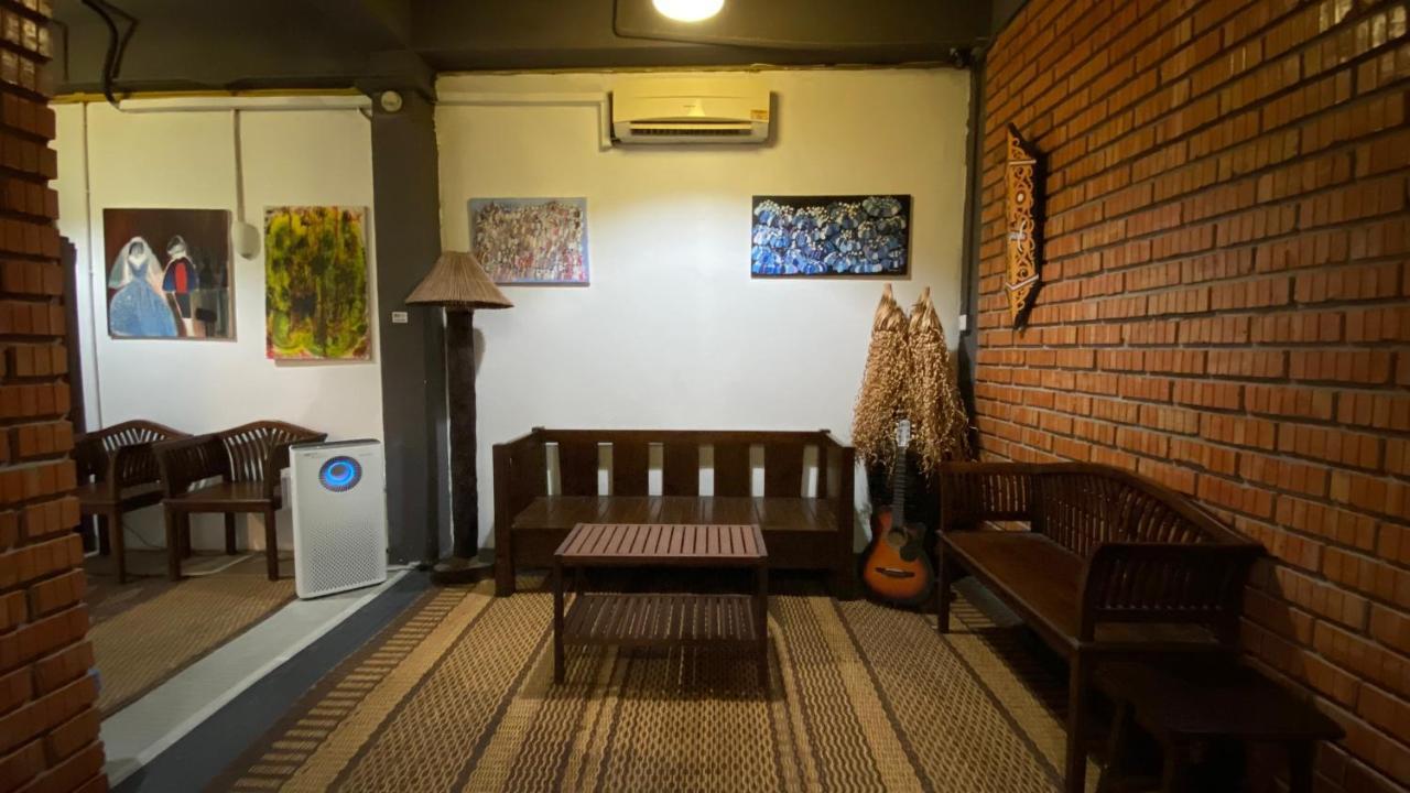 Batu Bata Guesthouse Kuching Kültér fotó