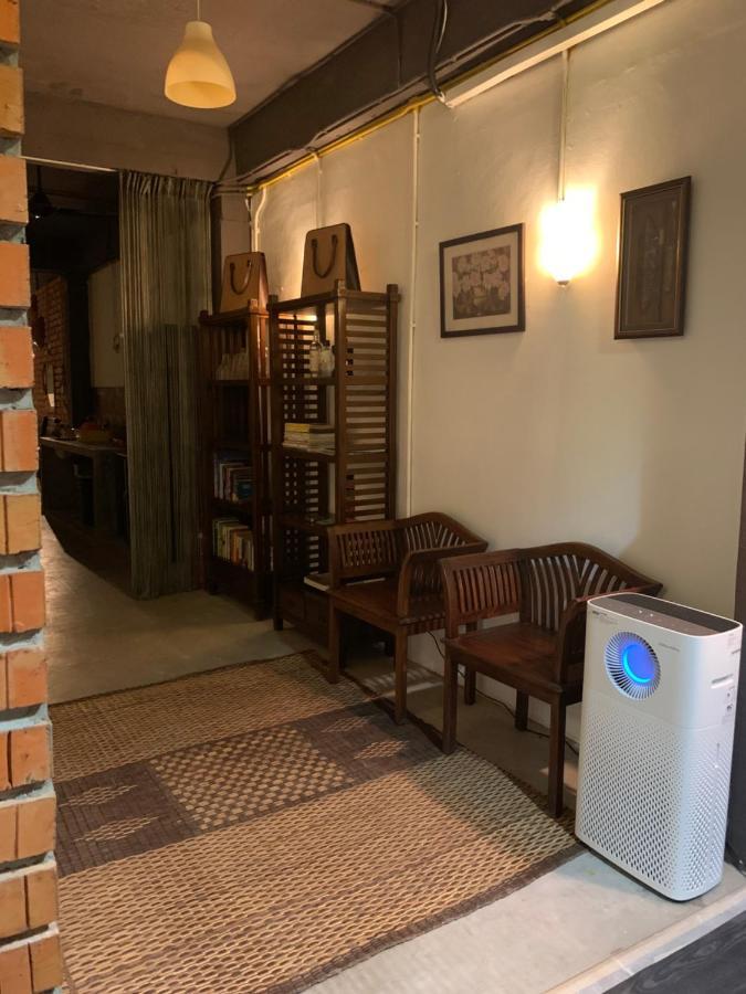 Batu Bata Guesthouse Kuching Kültér fotó
